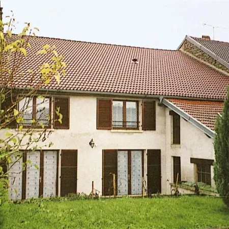 Gite Confortable Avec Cheminee, Cour Et Verger A Dampierre - Fr-1-611-55 Nyaraló